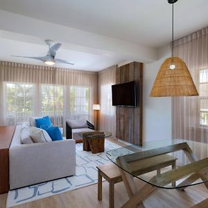 Oceanfront Reef House 3 Bedroom Suite 1 King 2 Queen Balcony